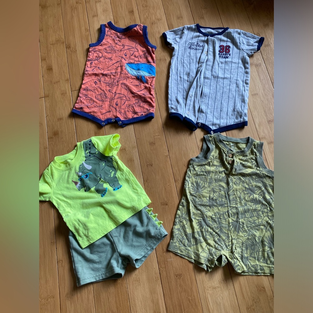 Carter’s Baby outfits and rompers. Size 9 months. 4 outfits in all.